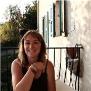 Professeur natif anglais. Propose des cours de tout niveau. Licence en Psychologie et Master 1 métiers de l'enseignement et de la formation. Experience en tant qu'assistant d'éducation et accompagnante de personnes en situation de handicap ainsi qu'un ser